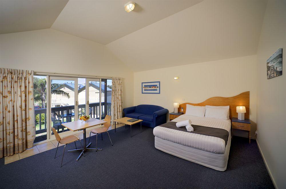 Boathouse Resort Studios And Suites Блеъргоури Екстериор снимка